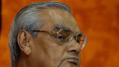 మరింత క్షీణించిన వాజ్పేయ్ ఆరోగ్యం: ఎయిమ్స్కు క్యూ కట్టిన ప్రముఖులు