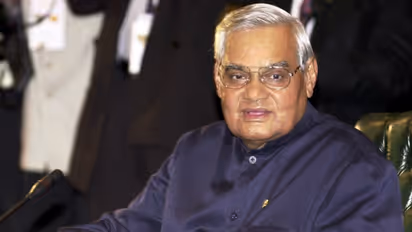 ఒకే క్లాస్ లో తండ్రి, కొడుకులు.. ఇబ్బందిపడ్డ వాజ్ పేయి