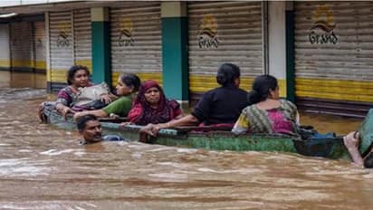 కేరళ అస్తవ్యస్థం.....324కు చేరిన మృతుల సంఖ్య