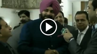 देखिए पाकिस्तान जाकर क्या बोल गए सिद्धू...