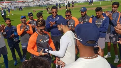 సిక్స్ తో రిషబ్ పంత్ ఎంట్రీ: కోహ్లీ ఖాతాలో మరో రికార్డు