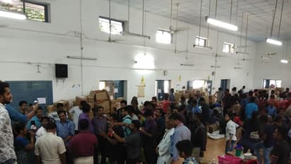 കരുത്തോടെ യുവസമൂഹം; അതിജീവന പോരാട്ടത്തിന്‍റെ മുന്‍നിരയില്‍