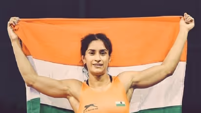 Asian Games 2018: Vinesh Phogat keeps gold hopes alive; Sakshi Malik, Pooja Dhanda to fight for bronze