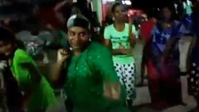 'ആസിയ ബീവി ഫ്രം ചേരാനല്ലൂര്'; ദുരിതാശ്വാസ ക്യാമ്പില് നിന്നൊരു ജിമിക്കി കമ്മല് ഡാന്സ്