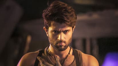 'టాక్సీవాలా' సినిమా లీక్.. విజయ్ దేవరకొండకి మరో షాక్!