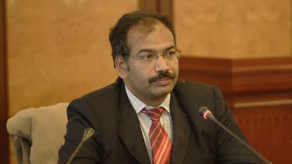 കൊവിഡിന്റെ മൂന്നാം വരവിലും ഏറെ മരണങ്ങളില്ലാതെ കേരളം രക്ഷപ്പെടുമോ? മുരളി തുമ്മാരുകുടിയുടെ കുറിപ്പ്