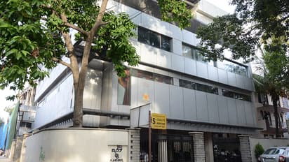 முதல்வரின் ஆடிட்டர் வீட்டில் வருமான வரித்துறையினர் அதிரடி சோதனை!