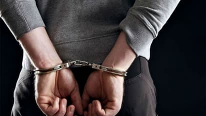 கள்ளக்காதலியை திருமணம் செய்துகொள்வதற்காக மனைவியின் வாயில் எலி மருந்தை ஊற்றிய கணவன்... குடும்பத்தாரும் உடந்தை...