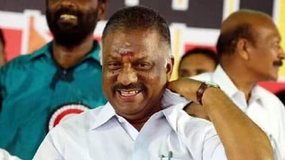 துணை முதலமைச்சர் பதவியை தூக்கி எறிய முடிவு! கட்சி கட்டுப்பாட்டில் வந்துவிட்டால் எதிர்காலத்தில் CM!ஓபிஎஸ் தாறுமாரு ப்ளான்...