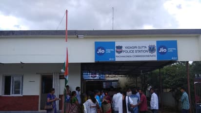 యాదాద్రిలో నిజ నిర్ధారణ కమిటీ సభ్యులు (ఫొటోలు)