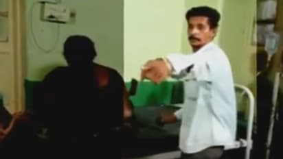 ప్రభుత్వాస్పత్రిలో టీ కొట్టు యజమాని ట్రీట్మెంట్....