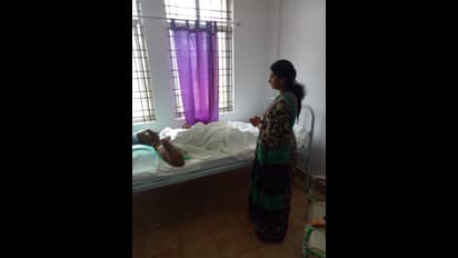 ప్రభుత్వాస్పత్రిలో ఆపరేషన్ చేయించుకున్న మంత్రి