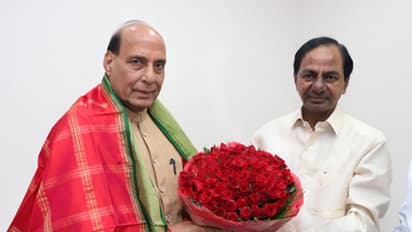 ముందస్తు సంకేతాలు: కేంద్ర మంత్రులతో కేసీఆర్ వరుస భేటీలు