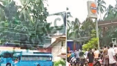 ಕೇರಳದಲ್ಲಿ ಬಾರ್ ಎದುರು ಕಿಲೋಮೀಟರ್ಗಟ್ಟಲೆ ಸರತಿ ಸಾಲು!