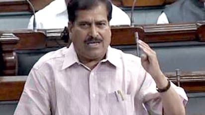 ಲಕ್ಷ್ಮೀ ಆಯ್ತು ಈಗ ಸುರೇಶ ಅಂಗಡಿ-ಜಾರಕಿಹೊಳಿ ವಾಗ್ವಾದ