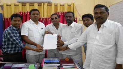 టీఆర్ఎస్ పార్టీలో కలకలం...రాజీనామా చేసిన సీనియర్ లీడర్