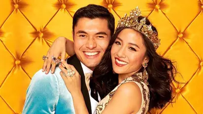 With minuscule drop, 'Crazy Rich Asians' is No. 1 again