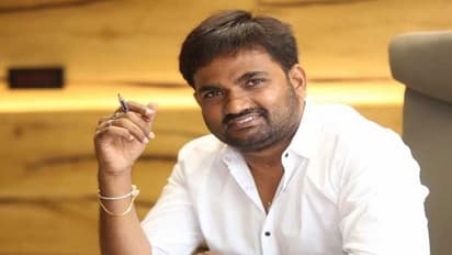 మారుతికి త్రివిక్రమ్ దెబ్బ,బెటర్ లక్ నెక్ట్స్ టైమ్?