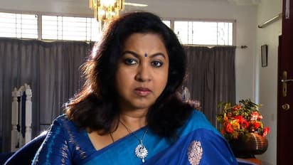 வேலை நேரத்தில் ராதிகா செய்த செயல்! வைரலாகும் வீடியோ!