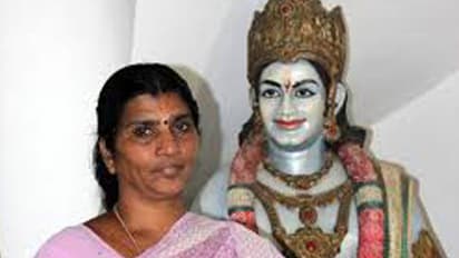 జగన్పై దాడికి చంద్రబాబే కారణం: లక్ష్మీపార్వతి