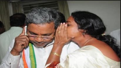 ಬಾರಮ್ಮ ನಟಿಮಣಿ: ಉಮಾಶ್ರೀ ಕೂಗಿದ ಸಿದ್ದರಾಮಯ್ಯ!