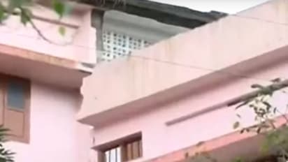 അപകട ഭീഷണിയിലായ സ്കൂള് ഉത്തരവ് ലംഘിച്ച് തുറന്നു