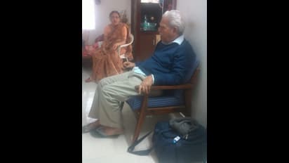 ఇంటికి చేరుకున్న వరవరరావు: సుప్రీం ఆదేశాలపై స్పందన