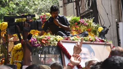 హరిక్రిష్ణ అంతిమయాత్ర (ఫోటోలు)