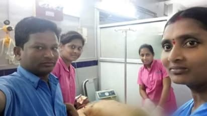 హరికృష్ణ మృతదేహంతో సెల్ఫీ... ఉఫ్ అన్న ఉద్యోగాలు