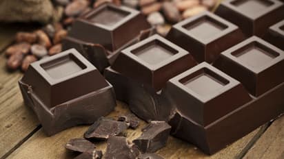 উদ্দাম সঙ্গমের আগে মুখে দিন এক টুকরো ডার্ক চকোলেট, তিনগুণ বাড়বে মিলনের ইচ্ছা