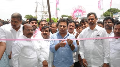 ప్రగతి నివేదన సభ: 15 నిమిషాల్లో కేటీఆర్కు చొక్కా కుట్టించిన టైలర్