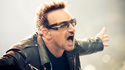 Bono loses voice mid-concert, U2 cancel Berlin show