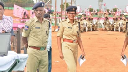 ఆసక్తికరం: కుమార్తెకు సెల్యూట్ చేసిన తండ్రి