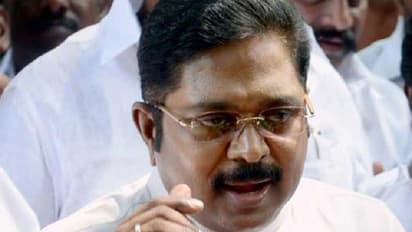 அதிமுகவின் பொதுச் செயலாளர் குருமூர்த்தி… டி.டி.வி. பேச்சால் சர்ச்சை !!