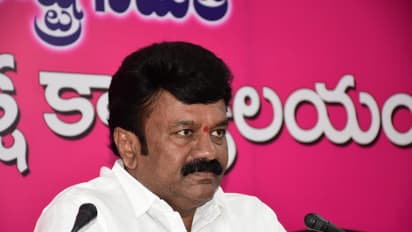 హరీష్, ఎమ్మెల్యే పద్మా దేవేందర్ రెడ్డి ఇళ్లలోనూ సోదాలు: తలసాని