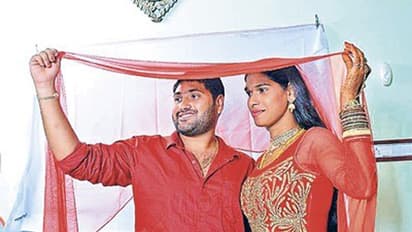 నాకు భర్త కావాలి.. పోలీస్ స్టేషన్ లో హిజ్రా