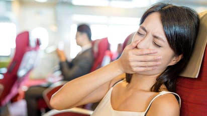 ദൂരയാത്ര പോകുമ്പോൾ ഛർദ്ദി വലിയ പ്രശ്നമാണോ; എങ്കിൽ ഈ 5 കാര്യങ്ങൾ  ശ്രദ്ധിച്ചാൽ മതിയാകും