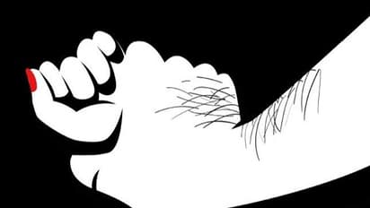 ఇళ్లంతా దోచేసి...కుటుంబసభ్యులను బంధించి.. వారి ముందే మహిళపై గ్యాంగ్రేప్