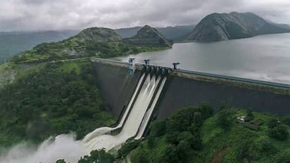 Kerala: After one long month, all sluice gates of Idukki dam close today (Video)