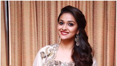 அடித்தது அதிர்ஷ்டம்! வேற லெவலுக்கு செல்லும் கீர்த்தியால் கவலையில் உறைந்த தயாரிப்பாளர்கள்!