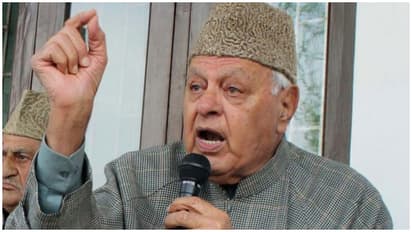 सज्जाद लोन के पिता कश्मीर में लाए थे बंदूक- फारूक अब्दुल्ला