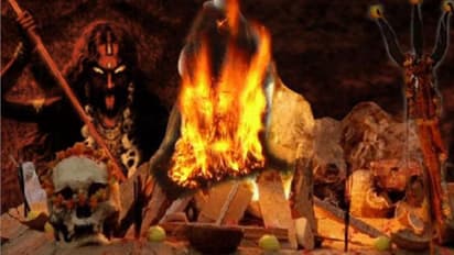 അമ്മയുടെ കഴുത്തിലും നെഞ്ചിലും കോടാലി കൊണ്ട് വെട്ടി രക്തം കുടിച്ച് മകന്റെ നരബലി