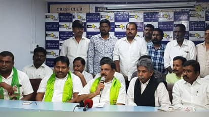 కేసీఆర్ పిట్టల దొర: చెరుకు సుధాకర్ తో కలిసి మందకృష్ణ