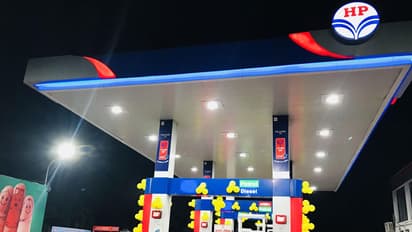 5 லிட்டர் பெட்ரோல் வாங்கினால் ஒரு லிட்டர் பெட்ரோல் பிரீ... ரணகளத்திலும் ஒரு குதூகலம்!