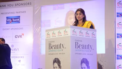 ఫీక్కీ లేడీస్తో దీపీకాపడుకొనే (ఫోటోలు)