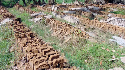 West Bengal: 1 killed, 4 injured after roof collapsed in Malda