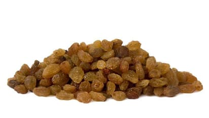 খালি পেটে কিসমিস ভেজানো  জল খান! নানা রোগের সমাধান এই টোটকাতেই