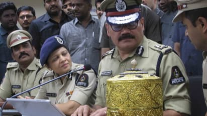 నిజాం బంగారు టిఫిన్ బాక్స్ లో విందారగించిన దొంగలు