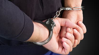 భర్త కళ్లెదుటే.. భార్యను వేధించిన ఆకతాయిలు.. రంగంలోకి షీ టీమ్