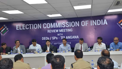 జిల్లాల ఉన్నతాధికారులతో ఎన్నికల సంఘం భేటీ.. ఆలస్యంగా వచ్చిన కలెక్టర్లు